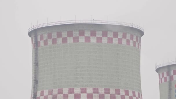 Steam coming from the cooling tower close up — ストック動画