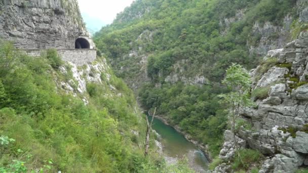 Karadağ 'daki Tara Nehri Kanyonu — Stok video