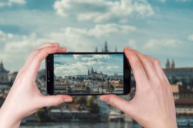 Çek Cumhuriyeti Prag 'daki Aziz Vitus Katedrali. Telefonun resmi.