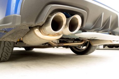 Garajdaki arabanın altına bak..