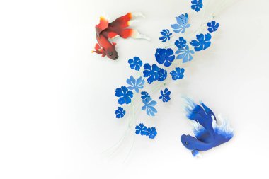 Kırmızı balık mavi desen duvar.