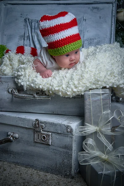 Рождественский ребенок, Новый год, подарки, елка . — стоковое фото