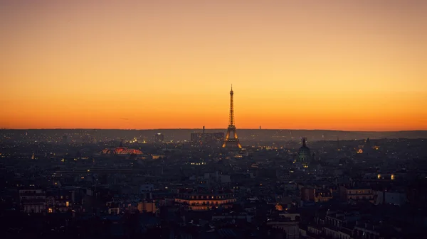 Skyline van Parijs bij zonsondergang — Stockfoto