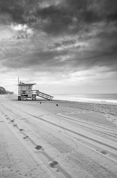 Életmentő felad-ra Beach — Stock Fotó