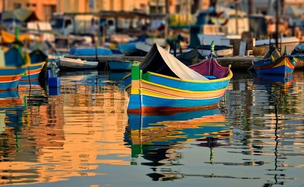 Maltańskie łodzie rybackie — Zdjęcie stockowe
