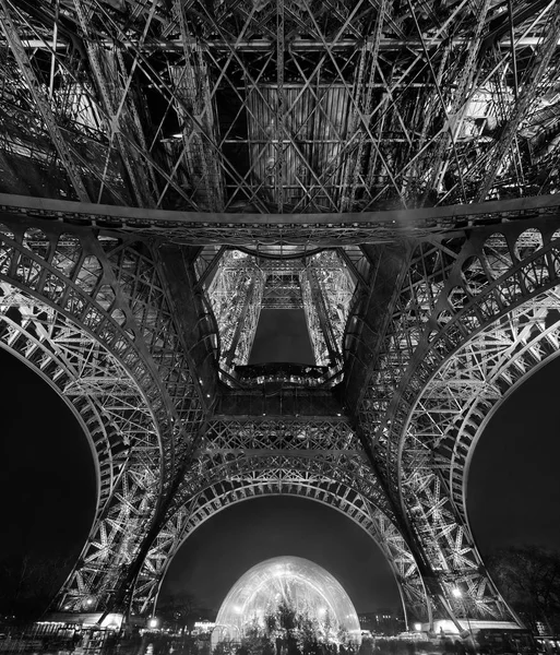 Eiffel Tower at night — Stock Photo, Image