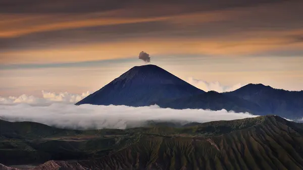 Mount bromo in the morning — Stock Photo, Image