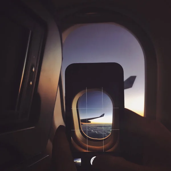 Πρόσωπο λήψη φωτογραφιών σε αεροπλάνο — Φωτογραφία Αρχείου
