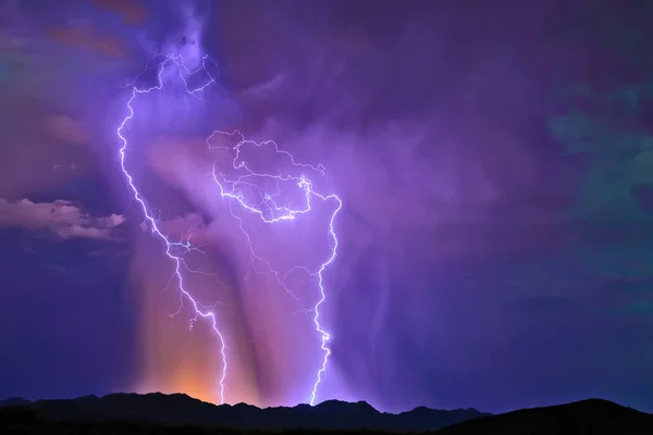 Vacker Utsikt Över Purple Lightning Buckeye Foten Arlington Arizona Usa — Stockfoto