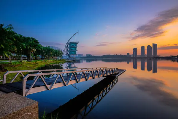 Vacker Utsikt Över Soluppgången Vid Brygga Sjön Pullman Putrajaya Malaysia — Stockfoto