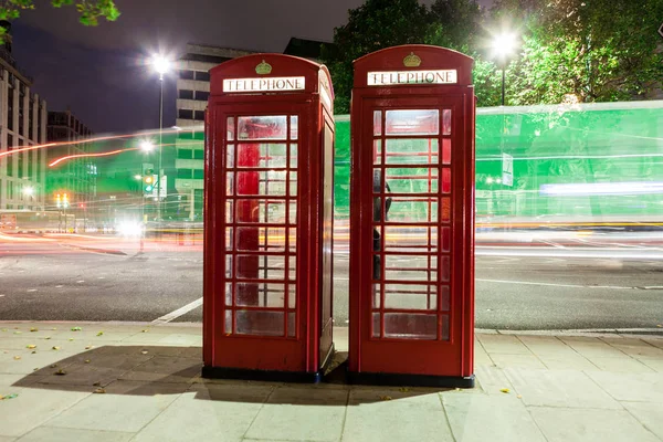 Легкие Тропы Красные Телефонные Будки Лондон Англия Великобритания — стоковое фото
