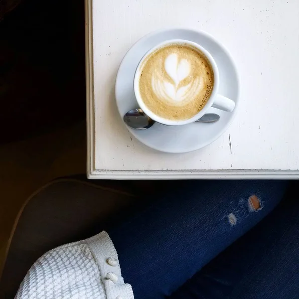 Cappuccino Bir Masada Üstten Görünüm Kahve Fincan — Stok fotoğraf