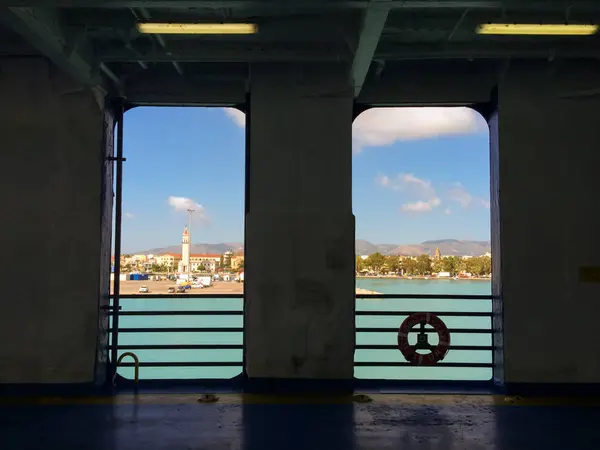 Şehir Zakynthos Feribot Tekne Yunanistan Üzerinden Görünümünü — Stok fotoğraf