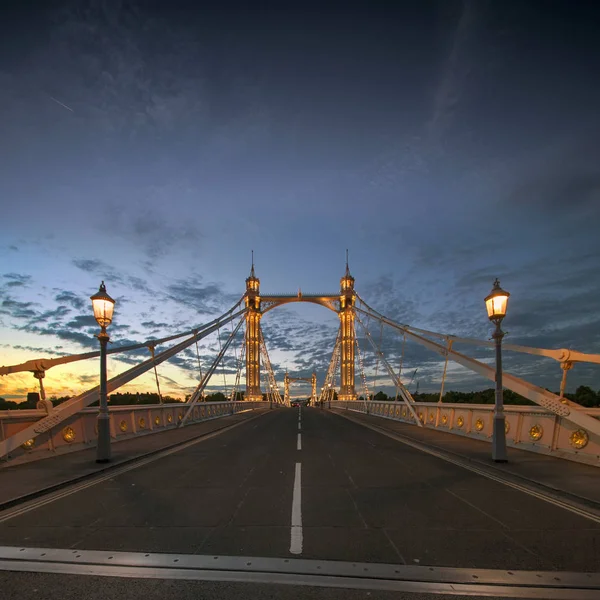 Malerischer Blick Auf Die Albertbrücke Der Abenddämmerung London Großbritannien — Stockfoto