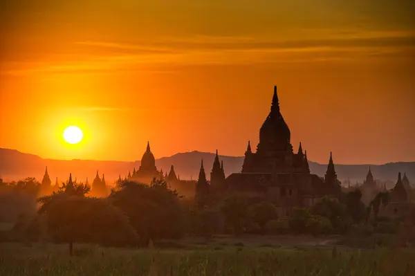 Myanmar Mandalay Bagan Stupas Buddhist Temples Silhouetted Morning Sky — Stock Photo, Image