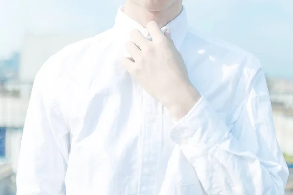Close Homem Vestindo Camisa Branca Botão Para Baixo — Fotografia de Stock