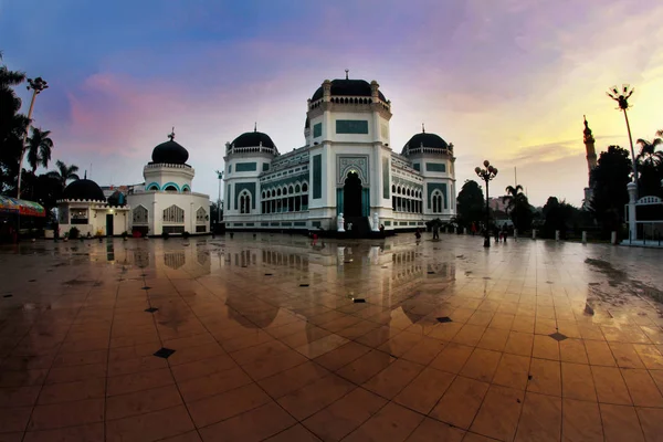 Vista Panorâmica Grande Mesquita Praça Cidade Medan Indonésia — Fotografia de Stock