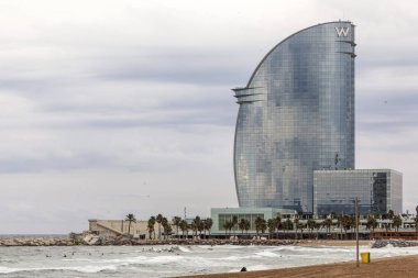 Barceloneta plaj ve Modern mimarisi, Hotel W veya Hotel Vela, Ricard Bofill tarafından mimar.