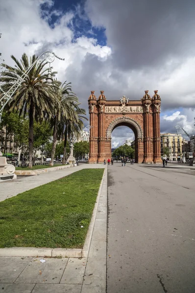 Monumento, Arco do Triunfo, Arco do Triunfo, de Josep Vilaseca i Casanovas. Construído como o principal portão de acesso para a Feira Mundial de Barcelona de 1888. Barcelona . — Fotografia de Stock