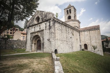 Mimari, dini bina, manastır, Monestir Sant Pere, Romanesk tarzı, Camprodon, ripolles comarca bölge, il girona, Catalonia.