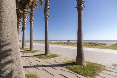 Akdeniz sahil ve Deniz Sahil Castelldefels, il Barcelona, İspanya.