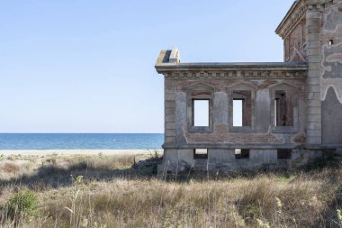 El tarihi bina, El Semafor. Önce düzenleyen deniz transit, şu anda bir bridwatcher, Llobregat Delta, El Prat de Llobregat, il Barcelona, İspanya.