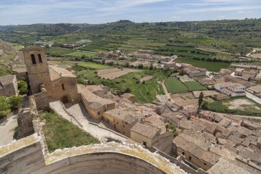Guimera, İspanya-Mayıs 7,2015: Genel Sea view, ortaçağ Guimera Köyü il Lleida, Katalonya, İspanya.
