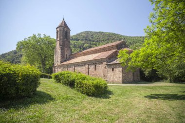 Manastır, Monestir de Sant Joan, Romanesk tarzı, Sant Joan les Fonts, Garrotxa, Girona, Katalonya.