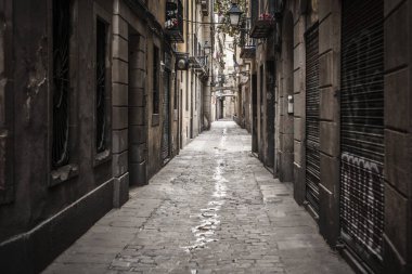 Barcelona, İspanya-Eylül 3,2015: Antik cadde Barselona gothic Quarter.
