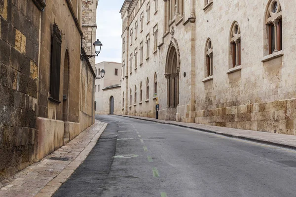 Ancienne rue, centre historique de Tarragone, Catalogne . — Photo