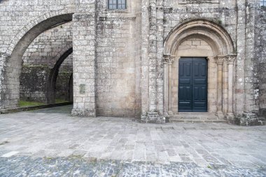 Santiago De Compostela, İspanya-Kasım 11,2015: Collegiate Kilisesi, Colegiata Santa Maria bir gerçek do Sar, Romanesk tarzı, Santiago de Compostela, Galiçya, İspanya.