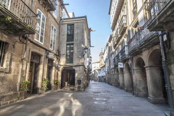 Santiago De Compostela, İspanya-Kasım 10, 2015:Ancient sokak içinde tarihi merkezi, Santiago de Compostela, Galiçya, İspanya.