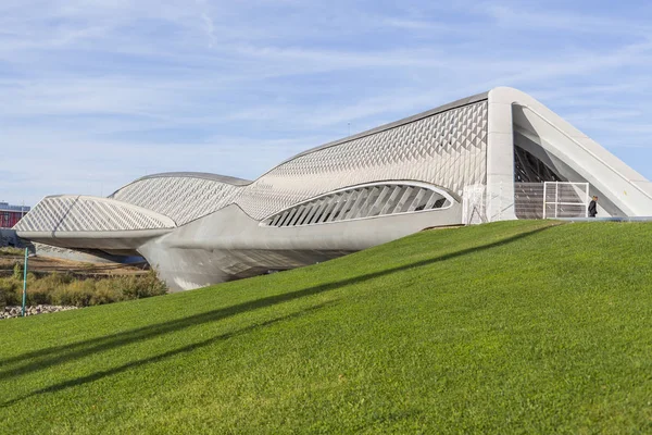 Arquitetura moderna, ponte, Pabelln Puente, por Zaha Hadid, área de Expo, Zaragoza ., — Fotografia de Stock