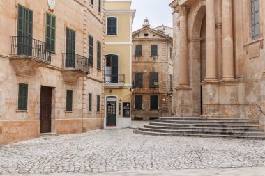 Ciutadella, sokak görünümü ve Katedrali, tarihi alan, Menorca Island, Balear Adaları.