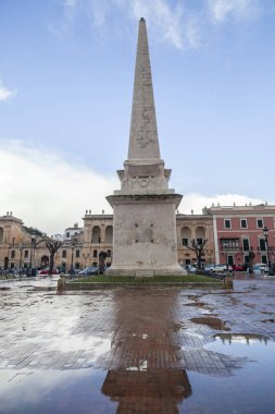Ciutadella, Anıtı Dikilitaş, tarihi alan, Menorca Island, Balear Adaları.