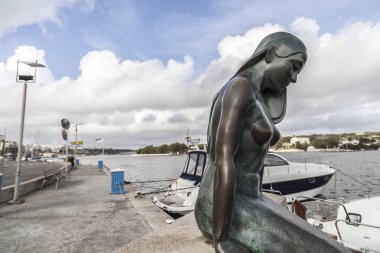 Mao-Mahon, İspanya-Port ve heykel Mo tarafından Leonardo Lucarini, siren, Menorca Island, Balear Adaları.