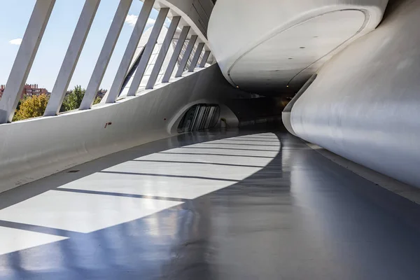Modern mimarisi, köprü İçişleri, Pabellón Puente tarafından Zaha Hadid, Expo alanı, Zaragoza, İspanya.