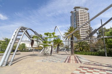 Modern Diagonal binalarda Mahallesi ve Park, Parc Diagonal Mar, Enric Miralles ve Benedetta Tagliabue tarafından mar. Barcelona