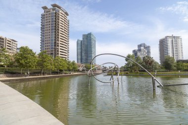 Modern Diagonal binalarda Mahallesi ve Park, Parc Diagonal Mar, Enric Miralles ve Benedetta Tagliabue tarafından mar. Barcelona