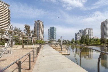 Modern Diagonal binalarda Mahallesi ve Park, Parc Diagonal Mar, Enric Miralles ve Benedetta Tagliabue tarafından mar. Barcelona