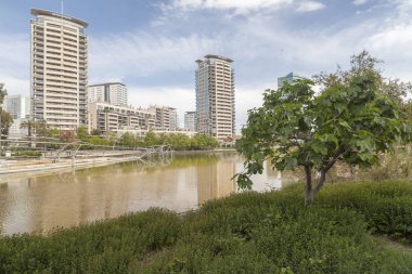 Modern Diagonal binalarda Mahallesi ve Park, Parc Diagonal Mar, Enric Miralles ve Benedetta Tagliabue tarafından mar. Barcelona