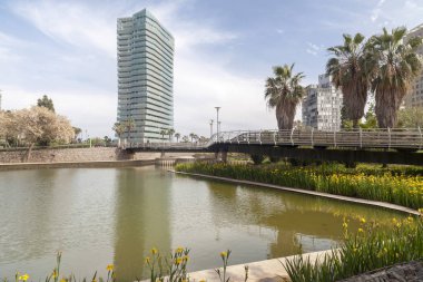 Modern Diagonal binalarda Mahallesi ve Park, Parc Diagonal Mar, Enric Miralles ve Benedetta Tagliabue tarafından mar. Barcelona
