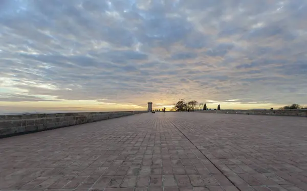 Castelo de Montjuic, no topo do Parque Montjuic, Barcelona . — Fotografia de Stock