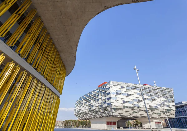 Arquitetura moderna, edifícios em Expo 2008 local, Zaragoza, Espanha . — Fotografia de Stock