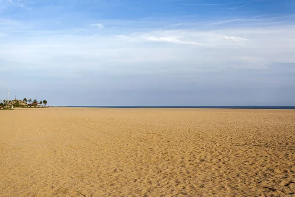 Playa mediterránea en Canet de Mar, región del maresme, provincia Barcelona, Cataluña . — Foto de Stock