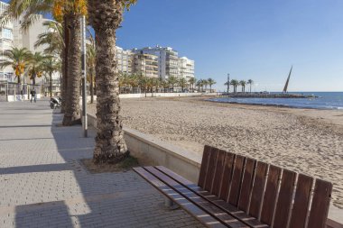 Akdeniz sahil ve deniz gezinti Katalan Salou şehir Kosta Daruada, il Tarragona, İspanya.