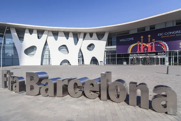 Fira de Barcelona, handel eerlijk instelling, congressen, teken naam en modern gebouw door Toyo Ito, Gran Via, Hospitalet, provincie Barcelona, Catalonië. — Stockfoto