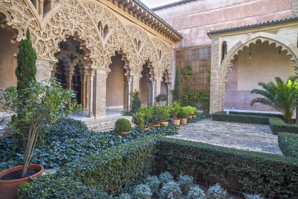 Palácio de Alfajeria, palácio islâmico medieval fortificado, interior, Zaragoza, Espanha . — Fotografia de Stock