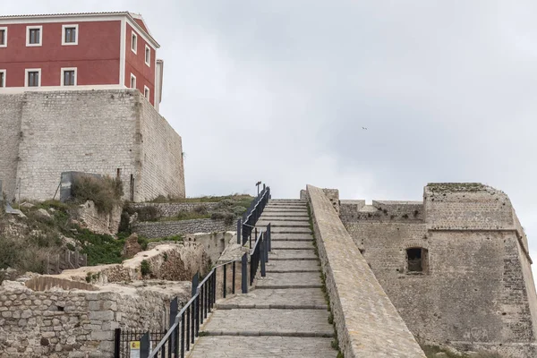Dalt Віла, Всесвітньої спадщини ЮНЕСКО, історичний центр, кам'яні сходи, Ібіца, Балеарські острови. — стокове фото