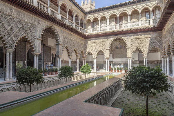 Alcazar Seville, Reales Alcazares de Sevilla, Courtyard ile bakireleri, Endülüs, İspanya.